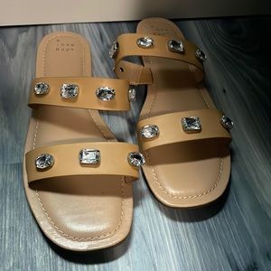 BRAND NEW! Never used, great condition, using up space. $15 OBO!